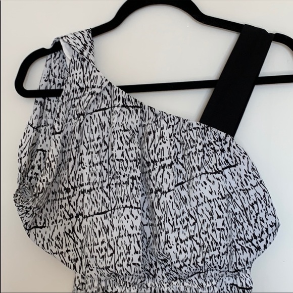 BCBG one shoulder summer dress. - Picture 4 of 6